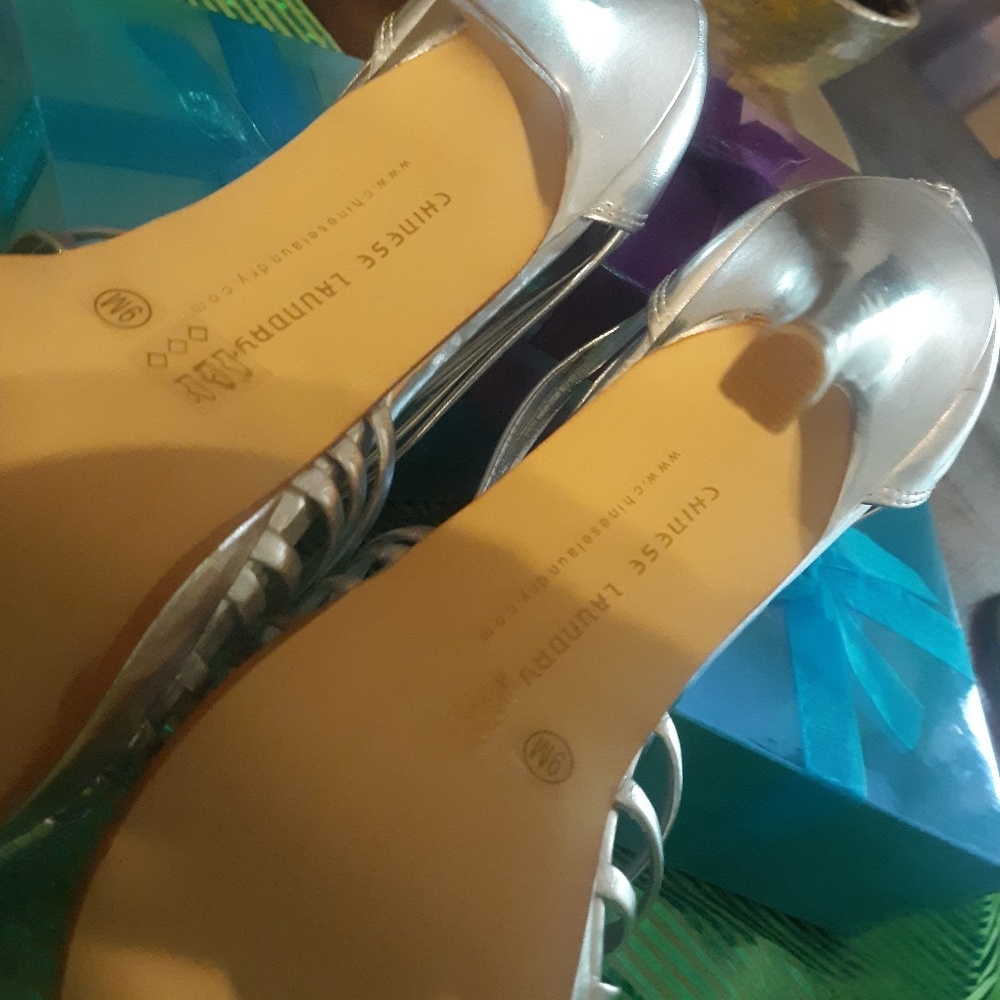 Heels - Picture 4 of 4
